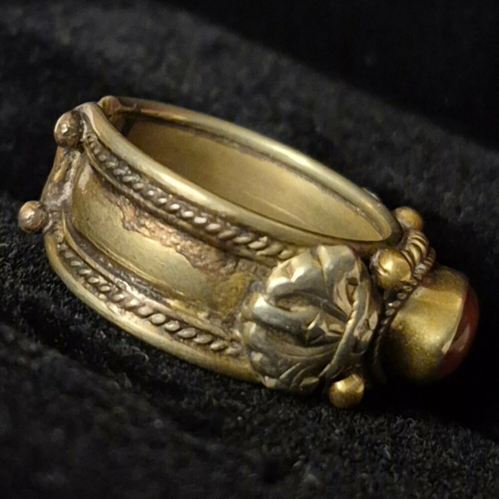 Olden Heights 🏔️🧚‍♂ Vintage Brass & Silver Adujstable Boho Ring Faux Cornaline - Picture 9 of 9